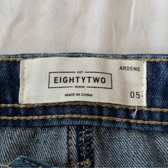 Vintage-Style Button Front High Waisted Denim Mini Skirt with Pockets - Picture 3 of 3